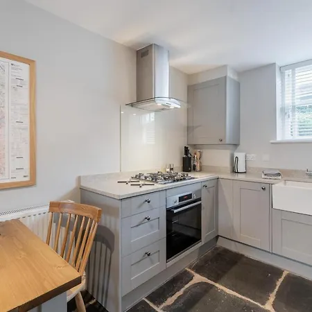 1 Bed In Oc-lr182 Semesterbostad